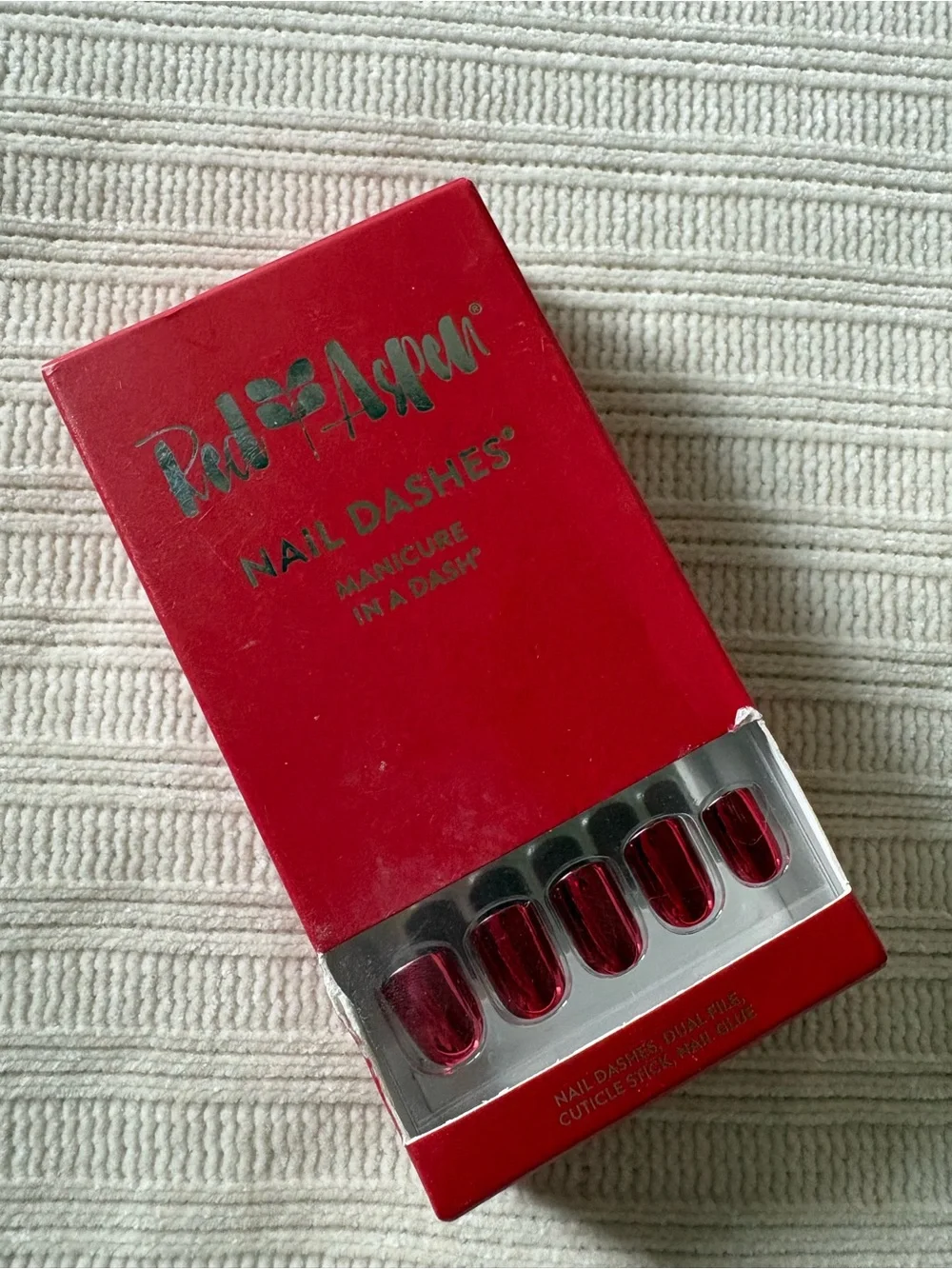 Red Aspen box contents look
